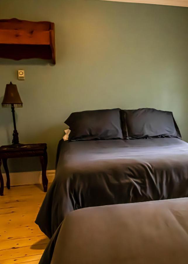 Auberge Les Deux Tours Chicoutimi Exterior foto